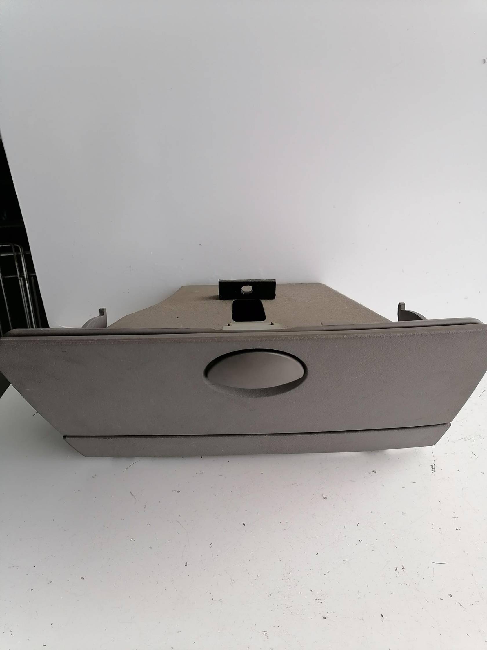 Cassetto portaoggetti inf. plancia dx.